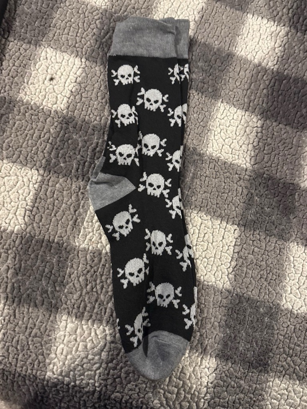 Skull Pattern Black & Gray Crew Socks - Men